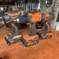 RIDGID DRILLS WITH BATTERIES 