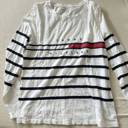 Tommy Hilfiger signature stripes amidst the iconic logo long sleeve top