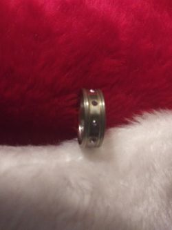 Ring with small pinkstones