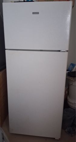 Hotpoint Top-Freezer Refrigerator White