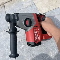 M18 FUEL 18V Lithium-Ion Brushless Cordless. SDS-Plus Rotary Hammer 