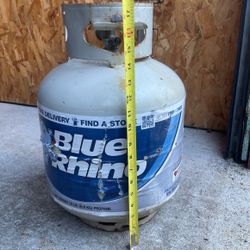 Propane Tank With Gas , 90 % 