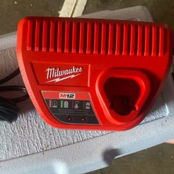 Milwaukee M12 Charger