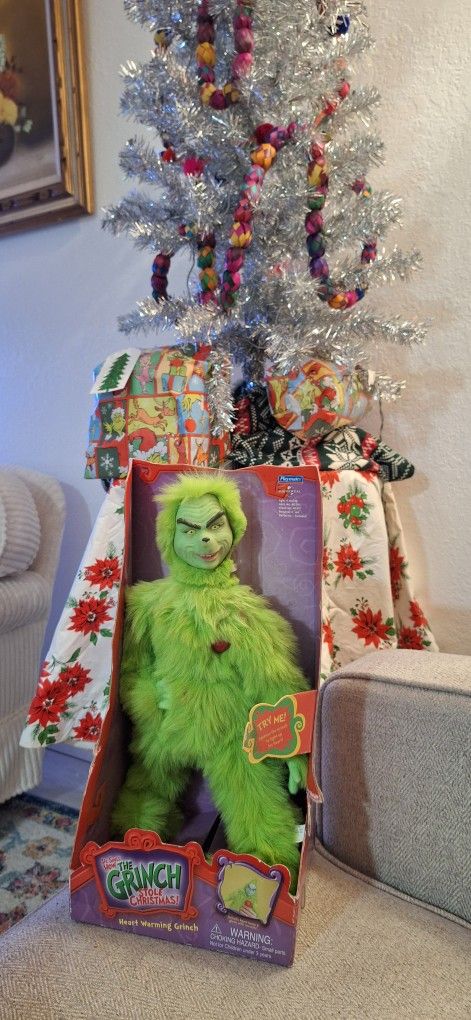 Vintage Unopened Jim Carrey'sGrinch Doll