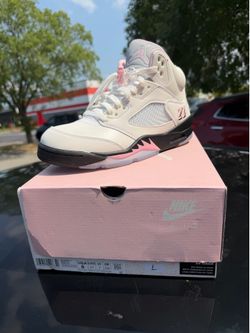 Retro 5’s “Medium Soft Pink”