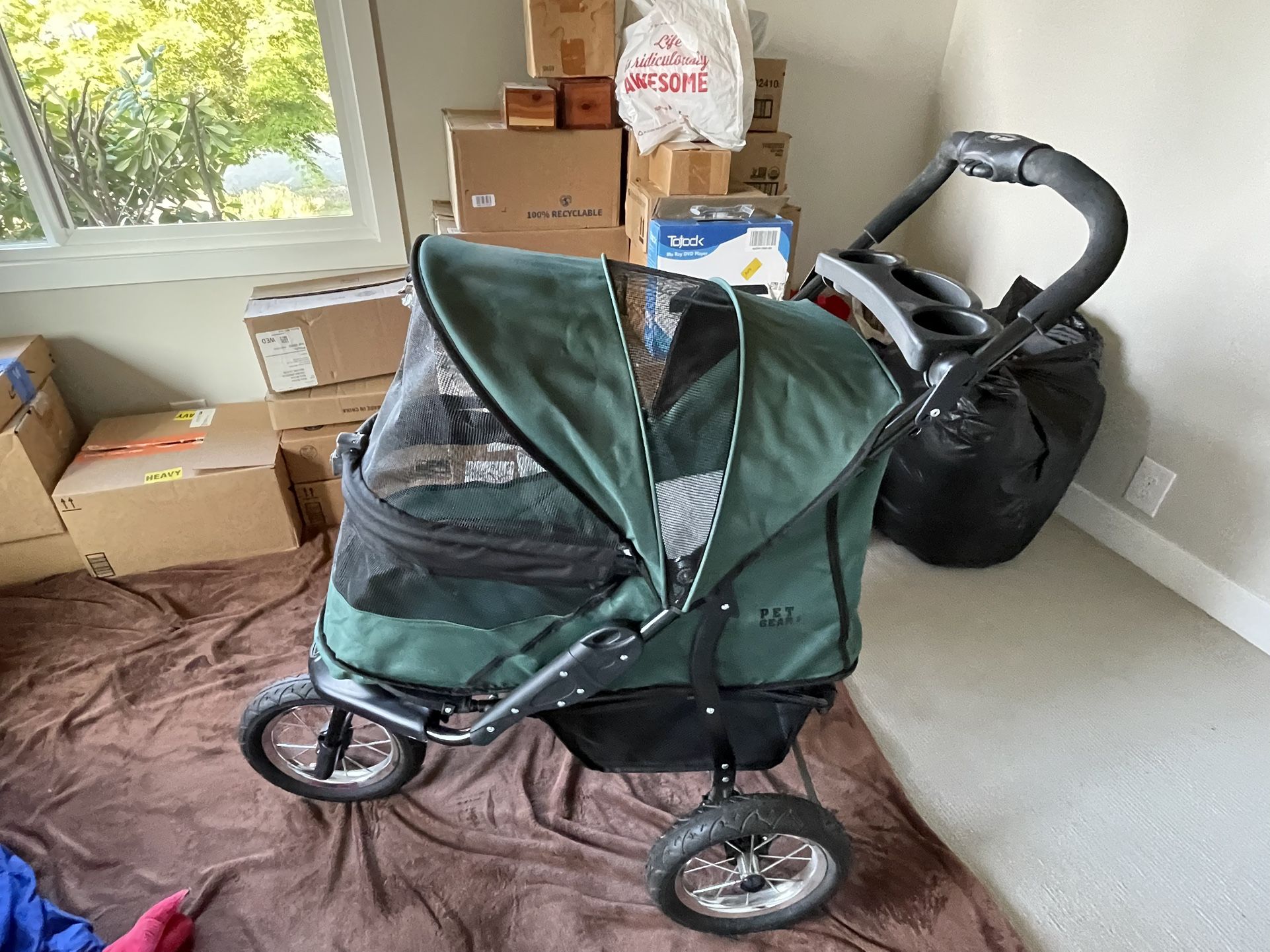 PET GEAR TRICYCLE DOGGY STROLLER Pending Sale