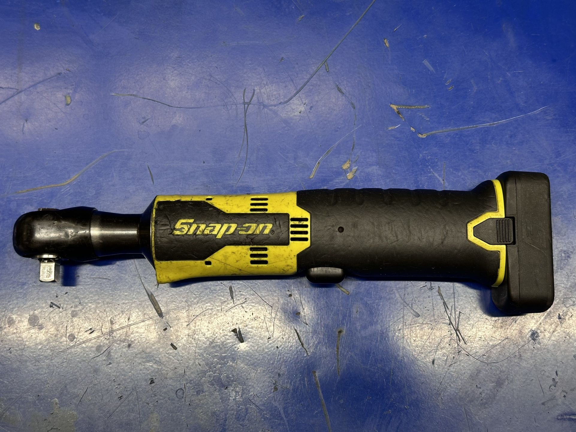 Snap On 14.4 V 3/8" Drive MicroLithium Cordless Ratchet. $180