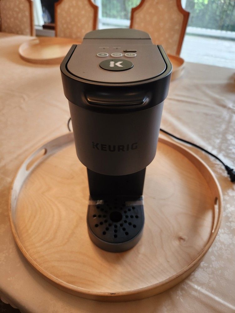 Keurig Coffee Machine (Almost New)