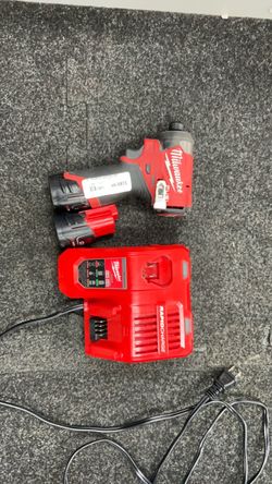 MILWAUKEE 1/4 IMPACT DRIVER