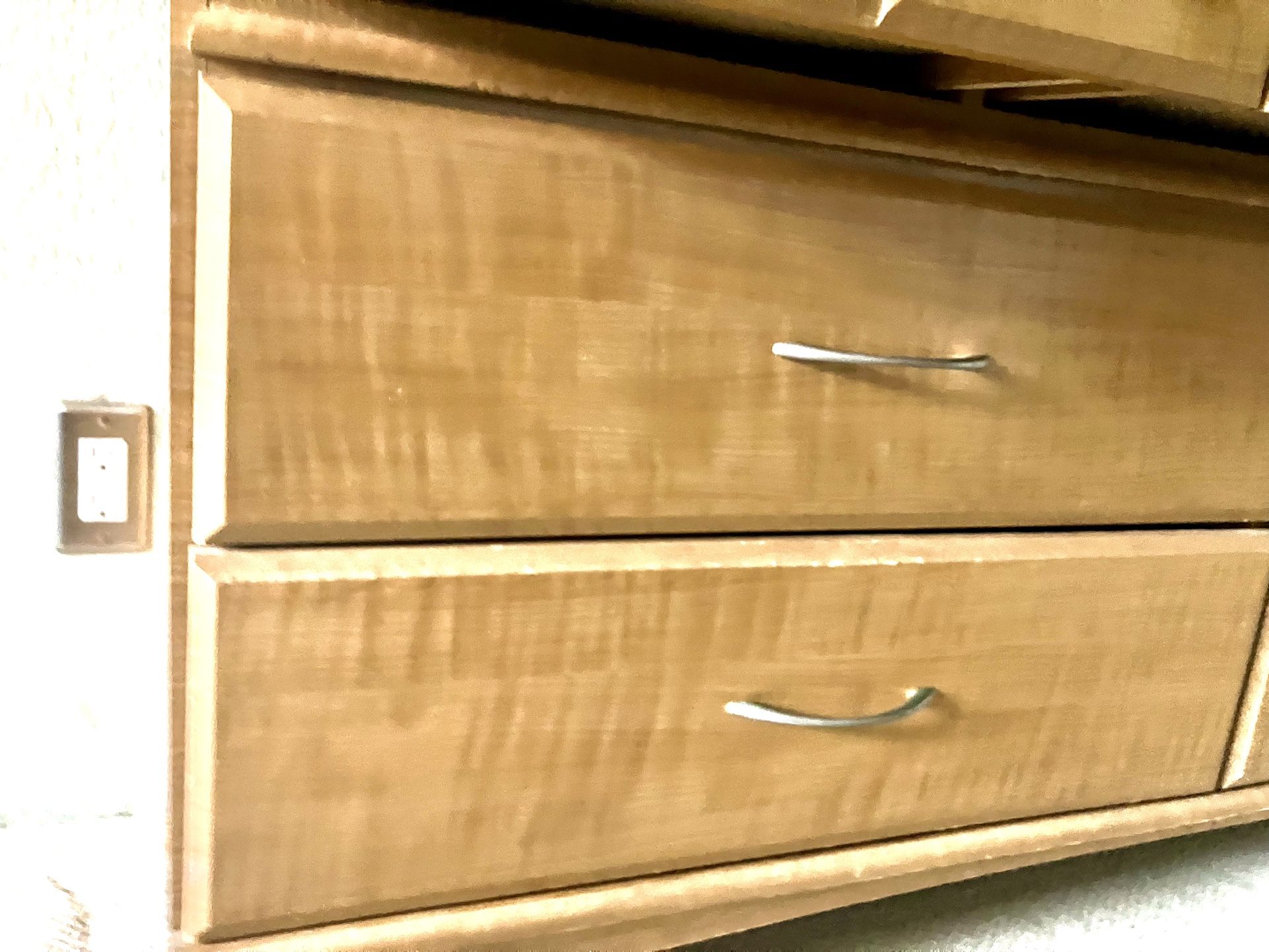 Glossy Maple Chest Of Drawers For Refinish/Reno Projects