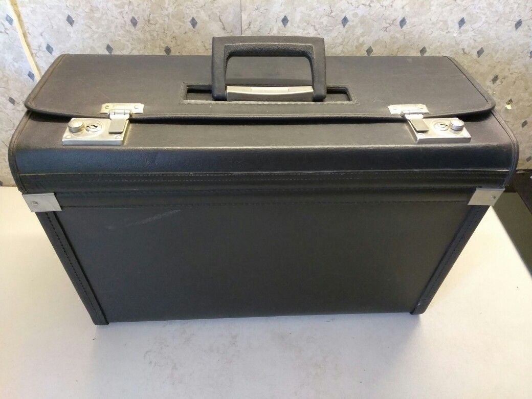 BRIEFCASE BUSINESS LEGAL READ DETAILS