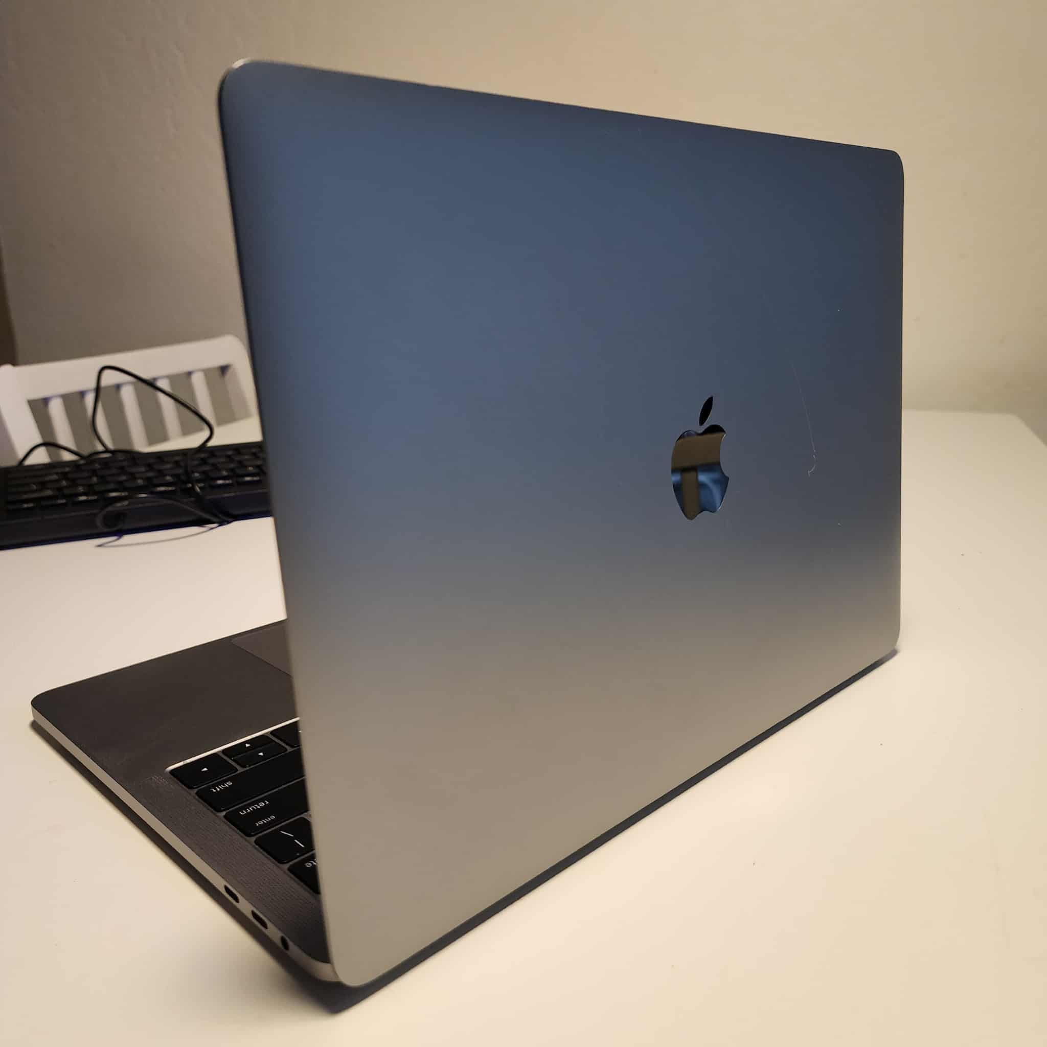 MacBook Pro 13-inch 2017  Core i5 3.1 GHz 16GB RAM  250 SATA SSD  macOS Monterrey  version 12.7. ** camera doesn't work , some scratches ** still func