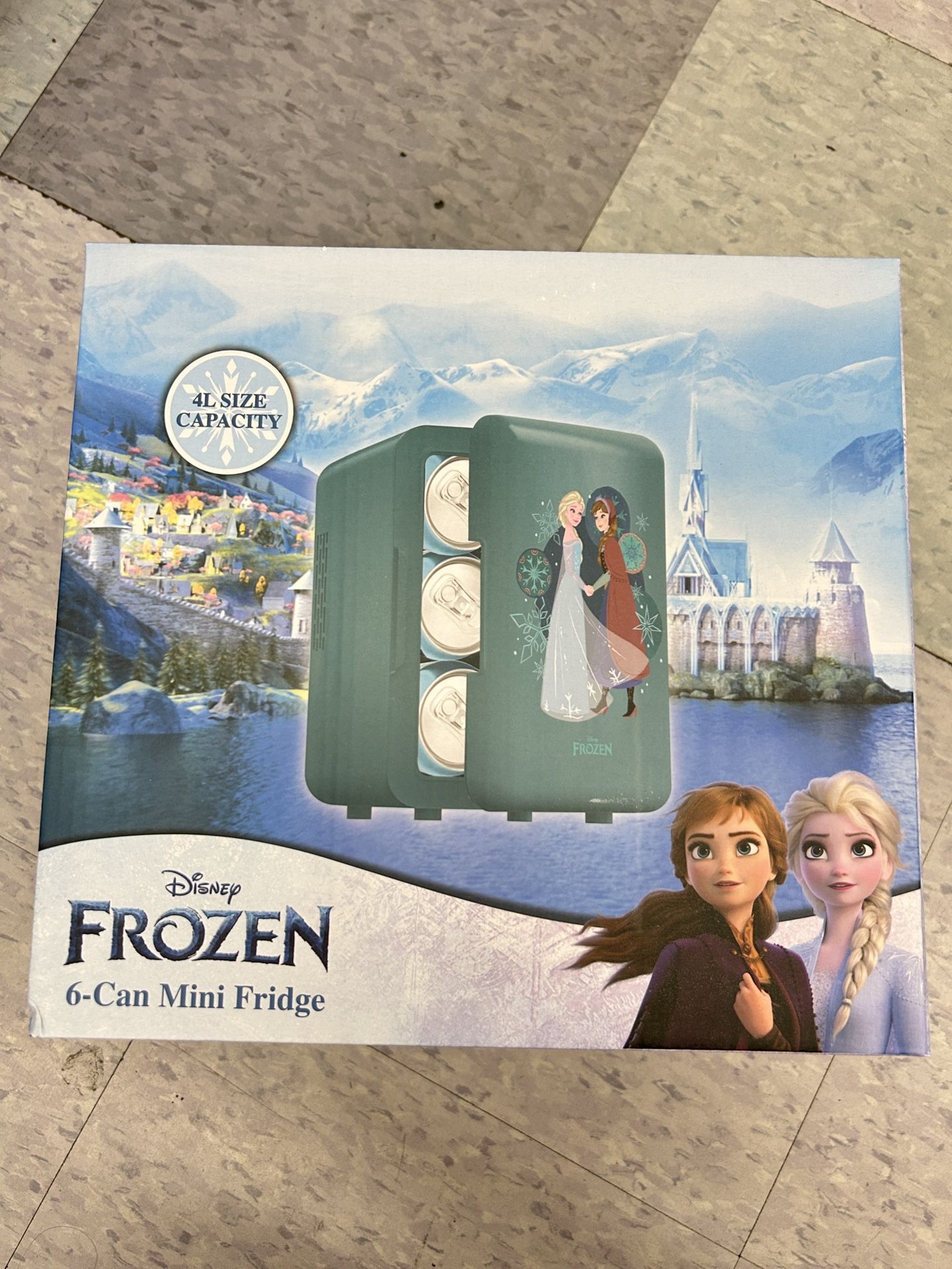 NWT Disney frozen portable 6-Cans Mini Fridge
