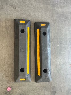 Heavy Duty Rubber Parking Curb Blocks / Wheel Stops (Pair)