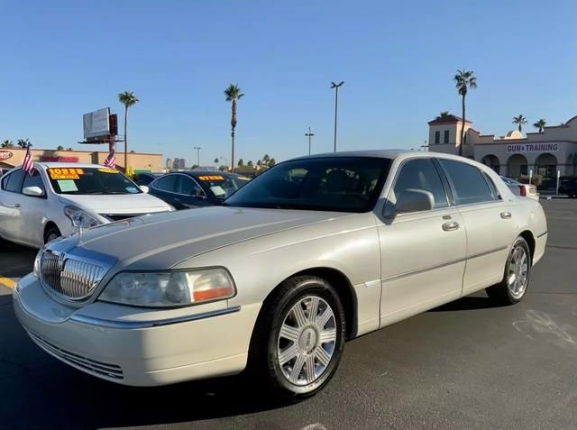 2004 Lincoln Town Car