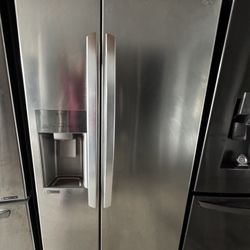 33 Wide Refrigerator  Lg Side By Side 