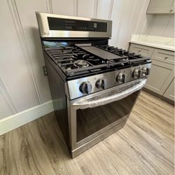 LG THINQ SMART GAS RANGE WITH CONVECTION