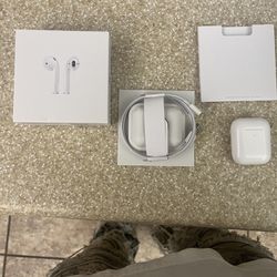 Apple AirPods (2nd Generation) Wireless Ear Buds, Bluetooth Headphones with Lightning Charging Case Included, Over 24 Hours of Battery Life, Effortles