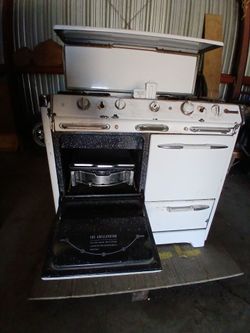 1950s  gas stove