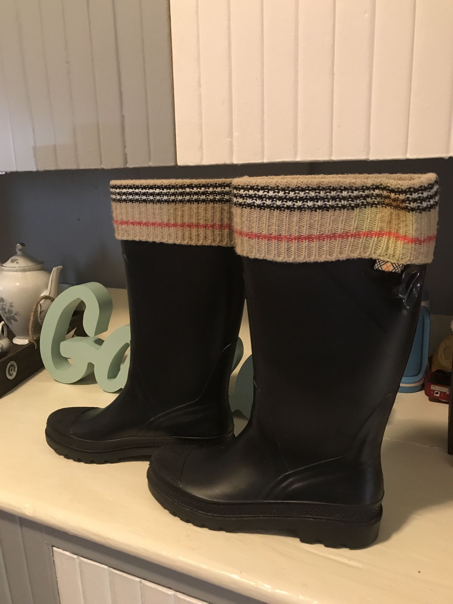Burberry rain boots size 9