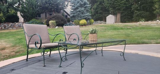 Vintage 1993 Sam Blount Wrought Iron Patio Set – Sunburst Peacock Design
