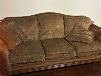 Couches with four pillows