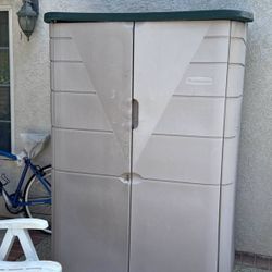Rubbermaid Storage Shed 