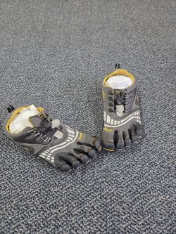 Barefoot shoes by Vibram