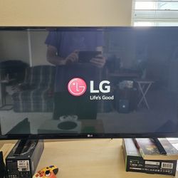 32" LG TV