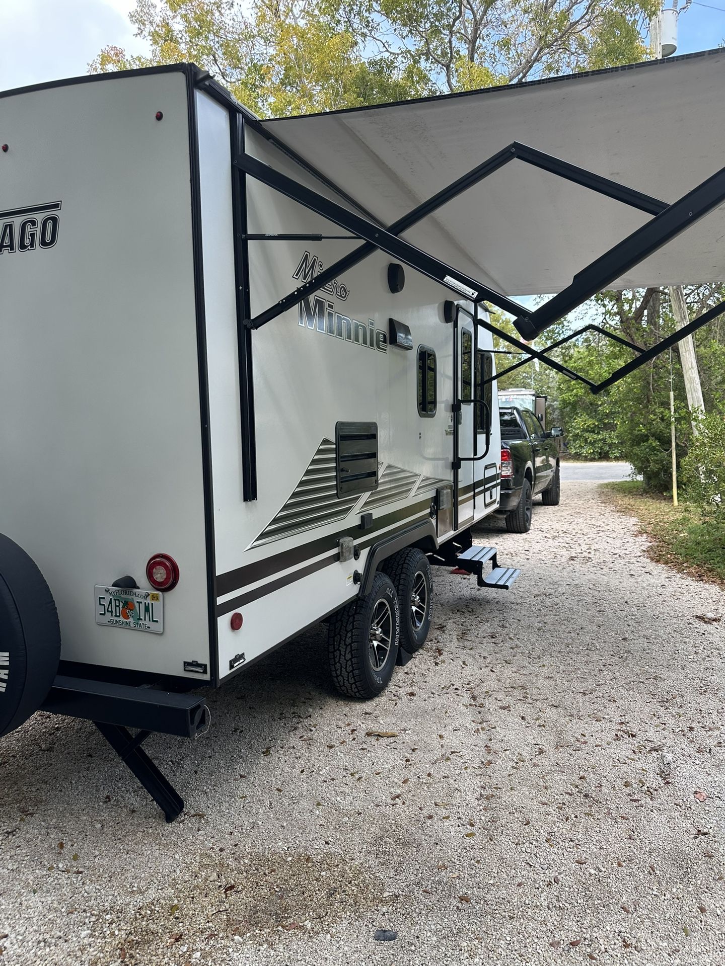 Travel Trailer 18’