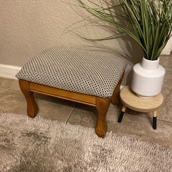 Small Stool Beautiful Modern Look