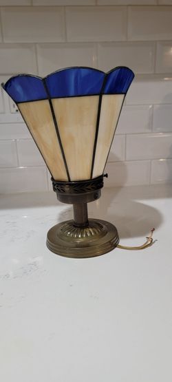 Tiffany-Style Stained Glass Table Lamp