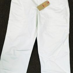Levi's Capris 