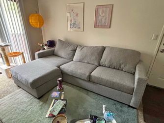 🛋️ Modern Gray Sectional Sofa with Reversible Chaise – Excellent Condition