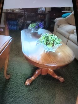 Coffee table claw  feet oak , two in tables sides fold down all perfect shape , very heavy
