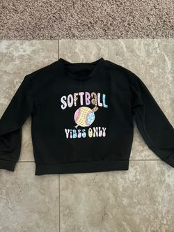 GIRLS SOFTBALL SWEATSHIRT SIZE 7/8