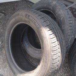 Michelin 235/60R18 Tires (2)