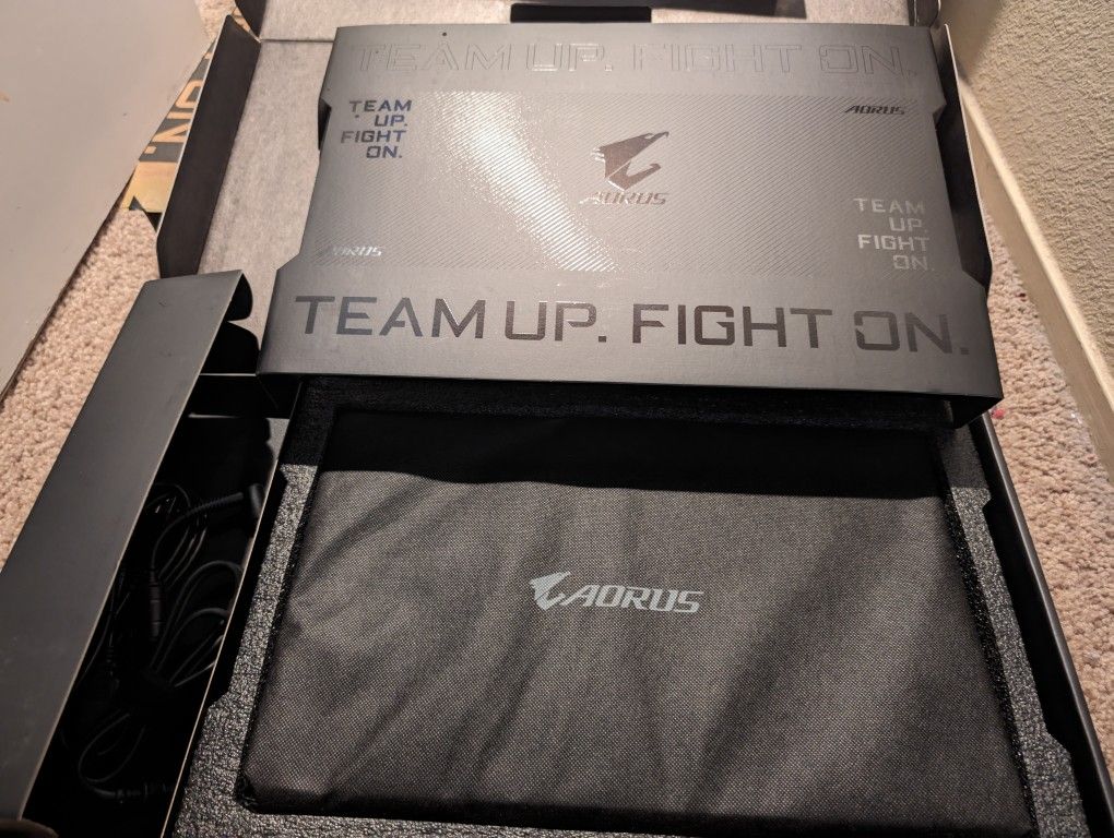 GIGABYTE AORUS 17H - 17.3" FHD 1920x1080 360Hz Display - NVIDIA GeForce RTX 4080