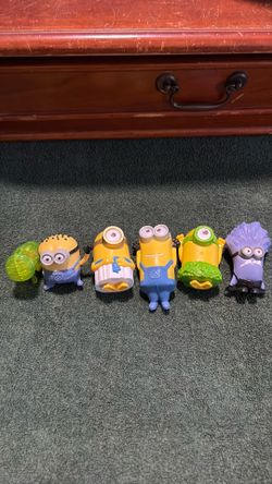 Minion toys.     Lot.  6