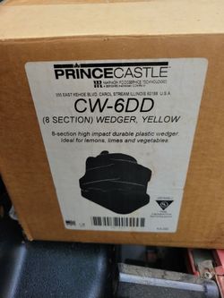 **Prince Castle CW-6DD (Citrus Saber) 8-Section Yellow Wedger **