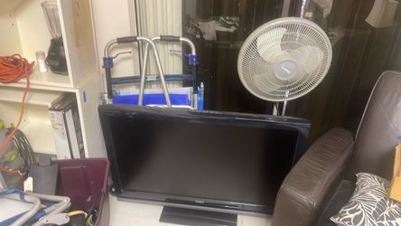 FREE Sony TV, 40.5” x 28”