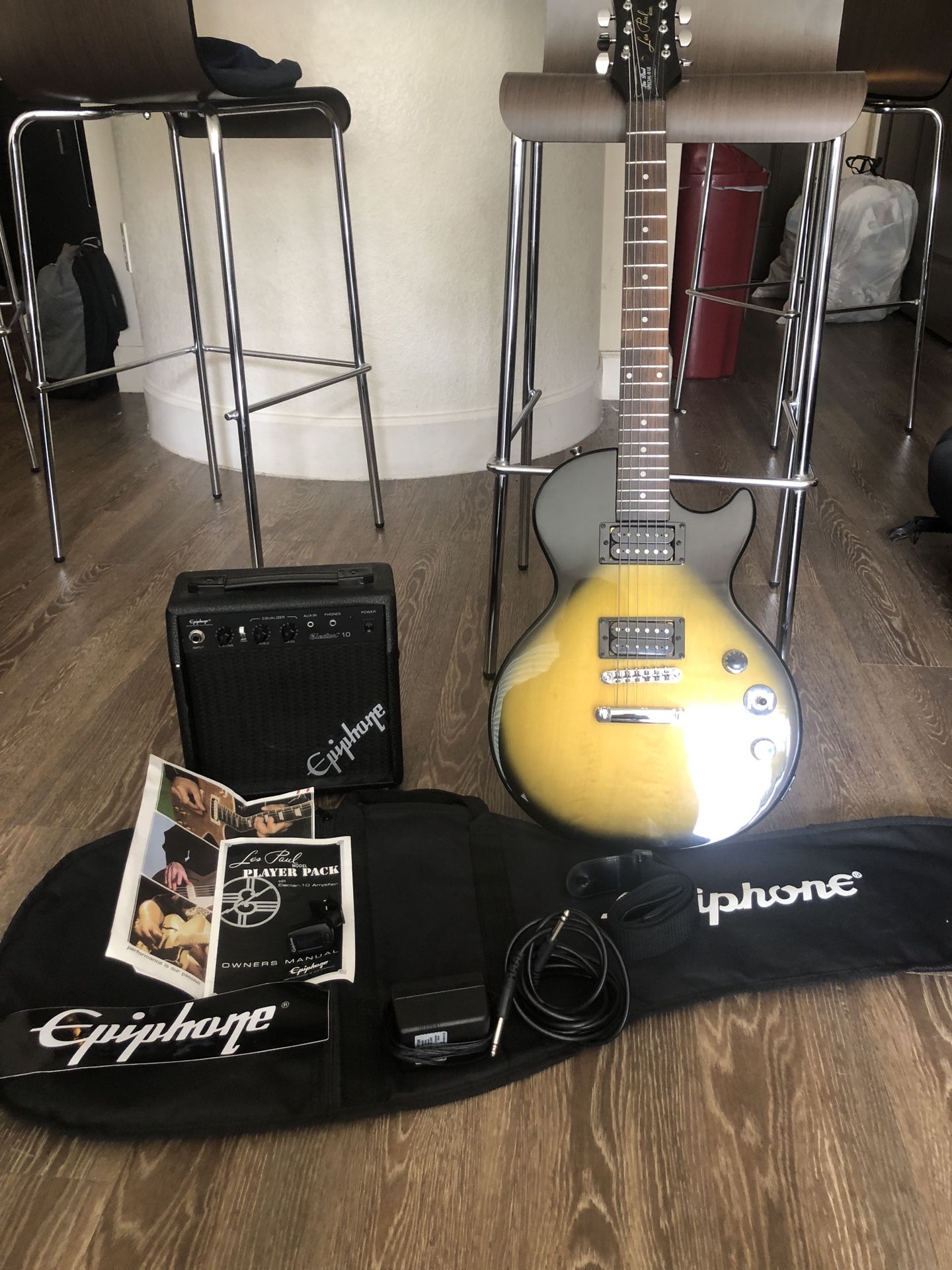 Epiphone Les Paul Special ii Guitar w/ pack