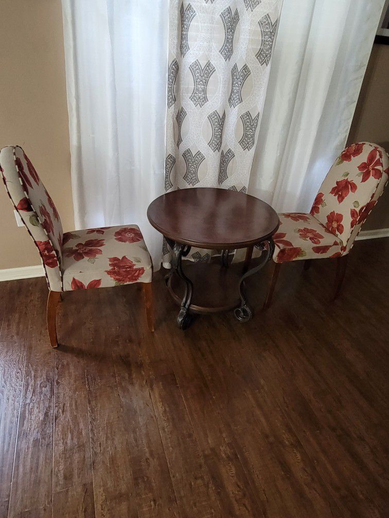 Prop Table With 2 Chairs