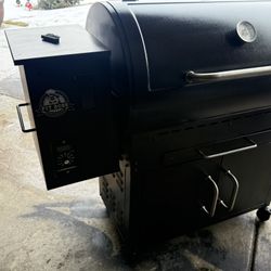 Pitt Boss Smocker. Pellets.