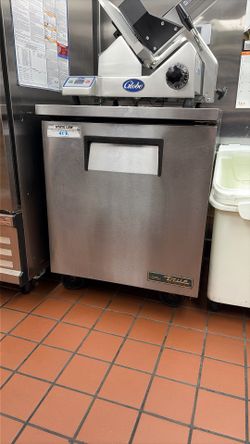 Commercial Refrigerator On Wheel - NSF - TRUE REFRIGERATION