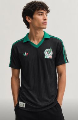 Someone x Somewhere  Mexico jersey (XL)