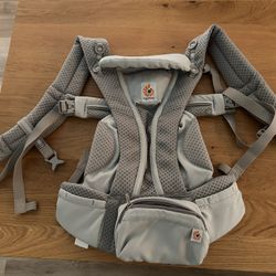 Ergobaby Omni Breeze Carrier