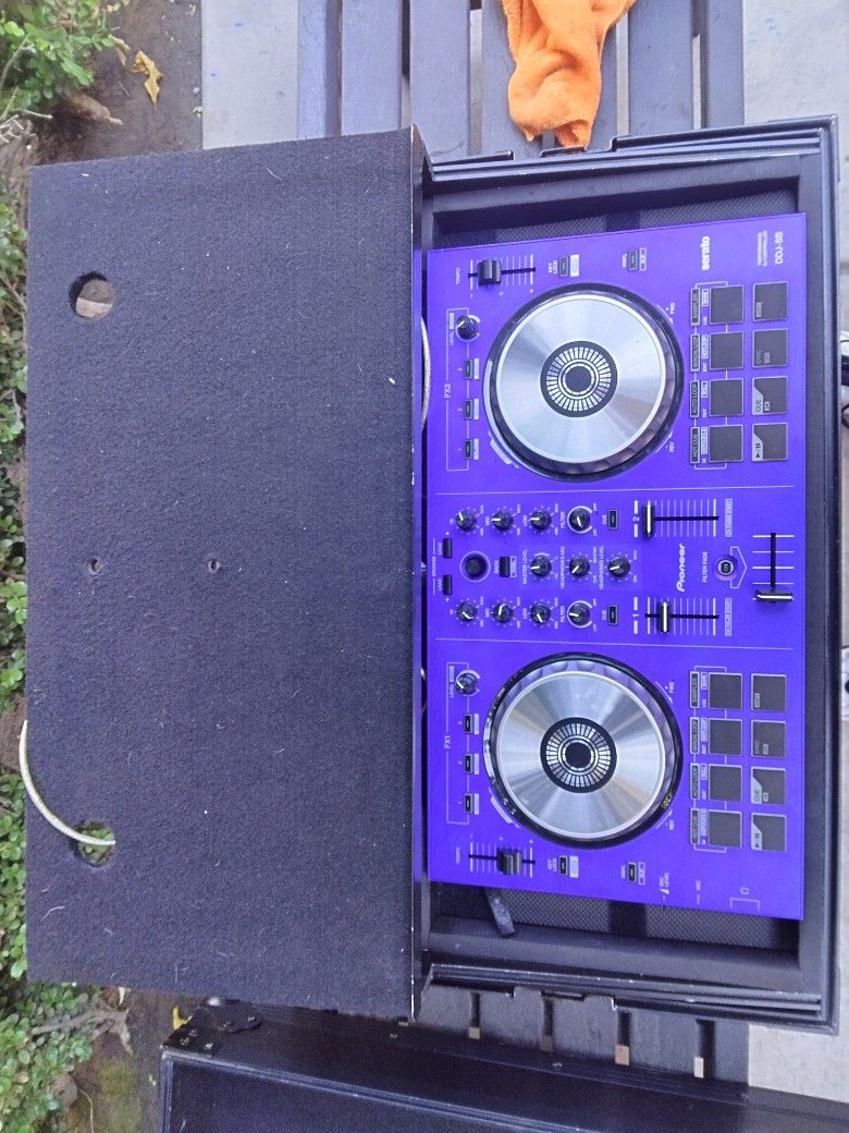 1uPioneer DJ 2-Channel DJ Controller DDJ-FLX4