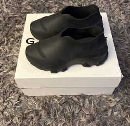 Givenchy Monumental Mallow Sneaker