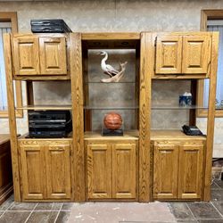 ** SHOWCASE HIGH END OAK WALL UNIT **
